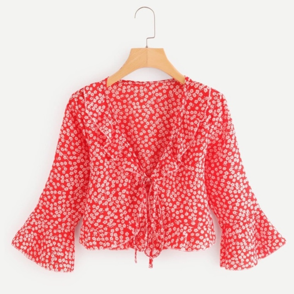 New flowy front-tie cropped shirt